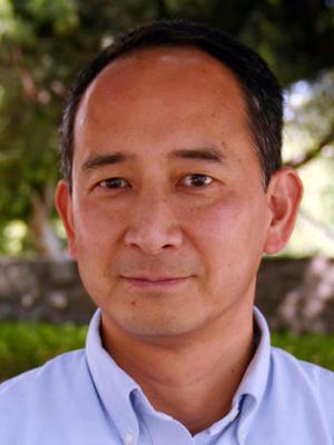 林纳斯·山根，经济学和亚裔美国人研究教授
